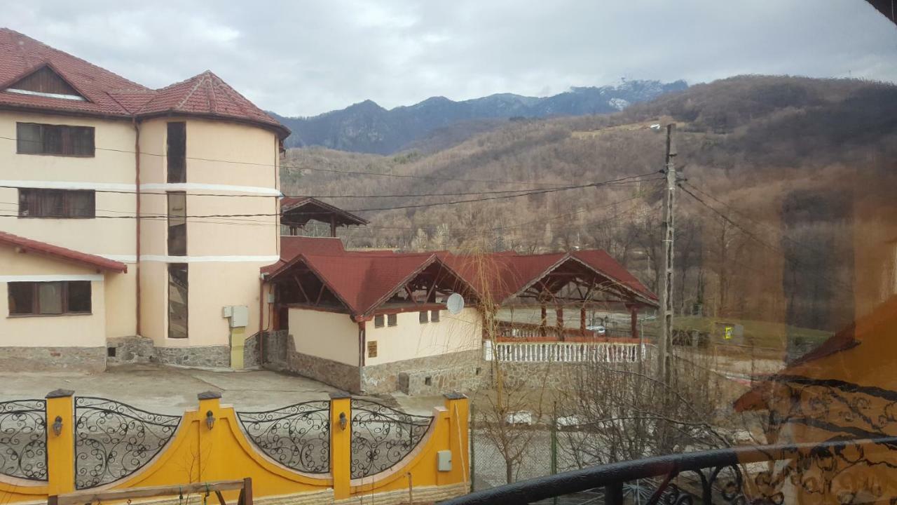 Casa Dodoc Caciulata Exterior photo